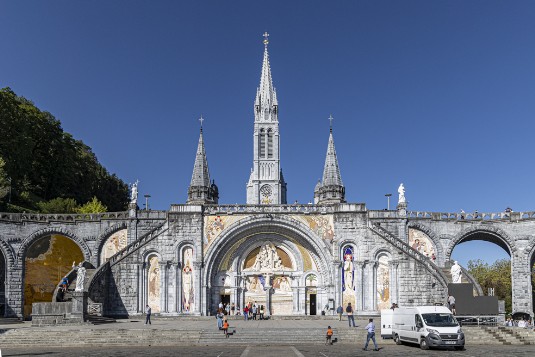 Wallfahrtskirche in Lourdes